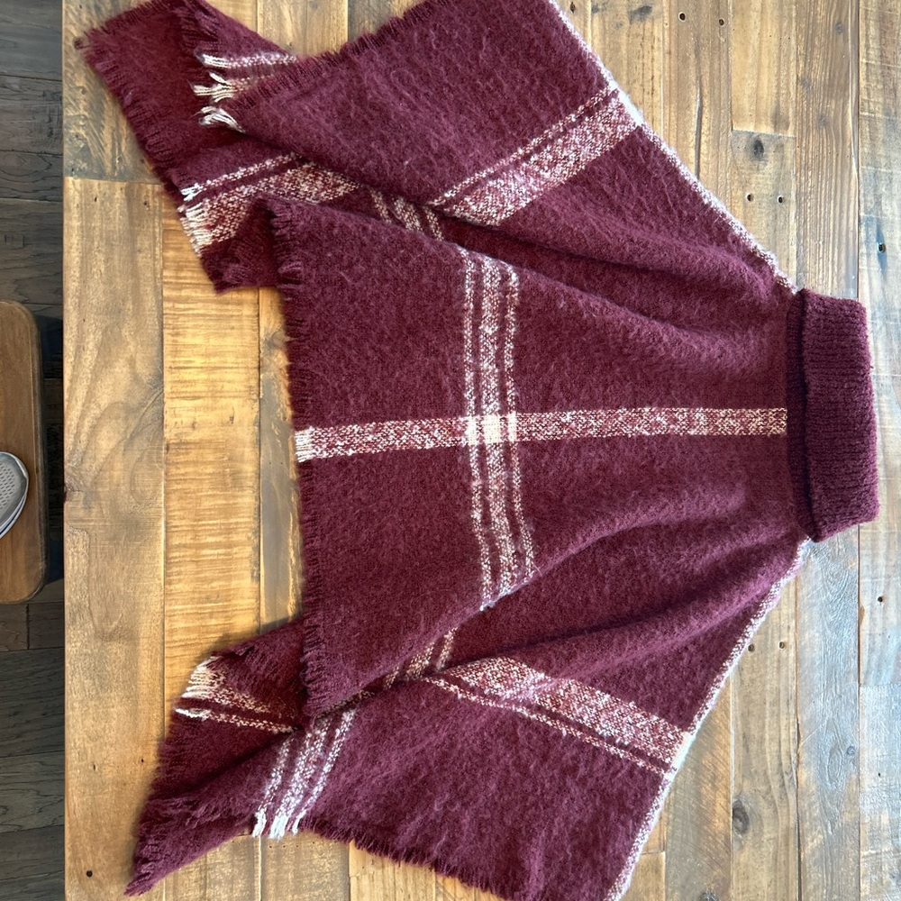 Women’s’ one-size knit turtleneck, poncho in maroon, and cream plaid - Picture 5 of 11